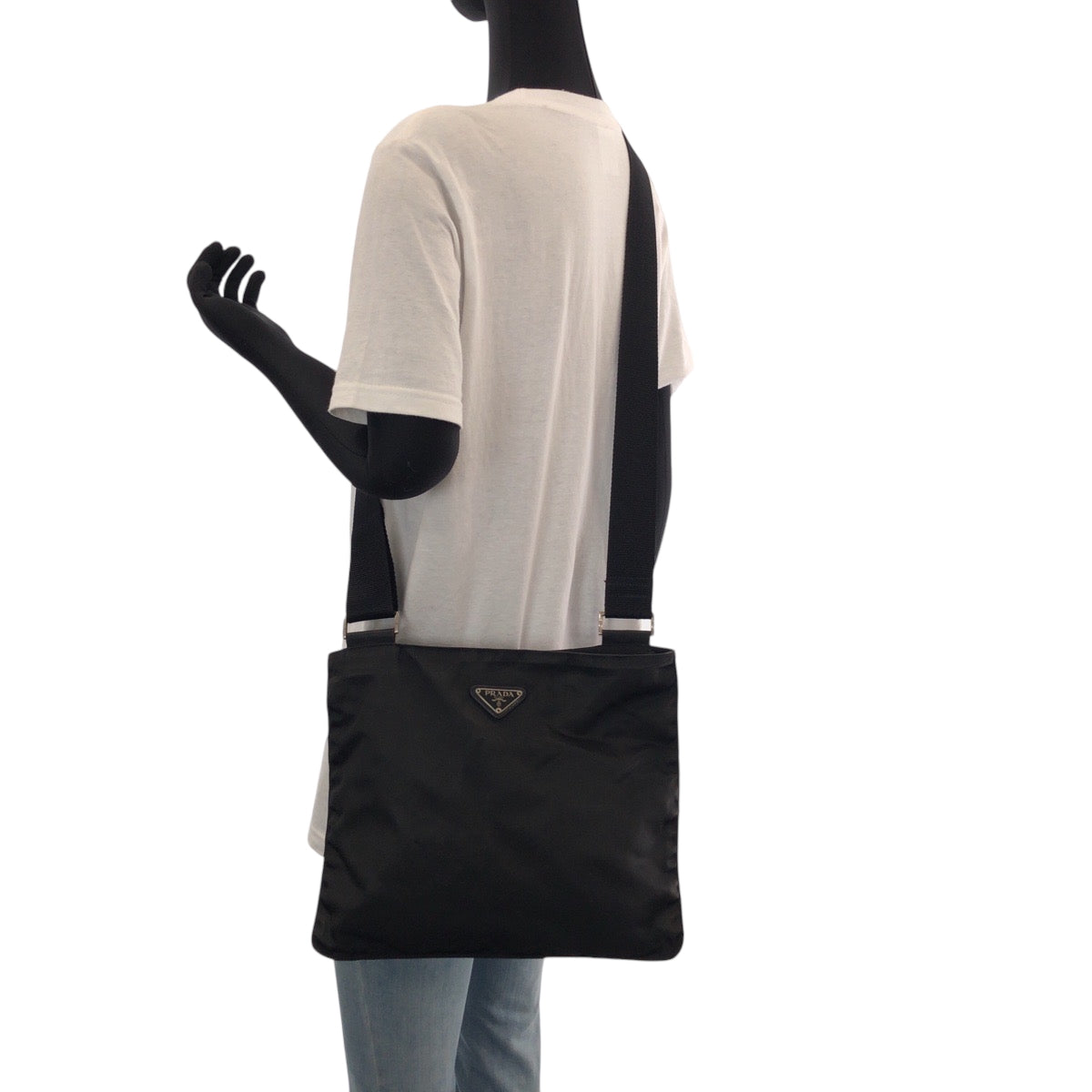 19763
PRADA プラダ テスート 三角ロゴプレート ブラック 黒 シルバー金具 ナイロン ショルダーバッグ サコッシュ  レディース AB