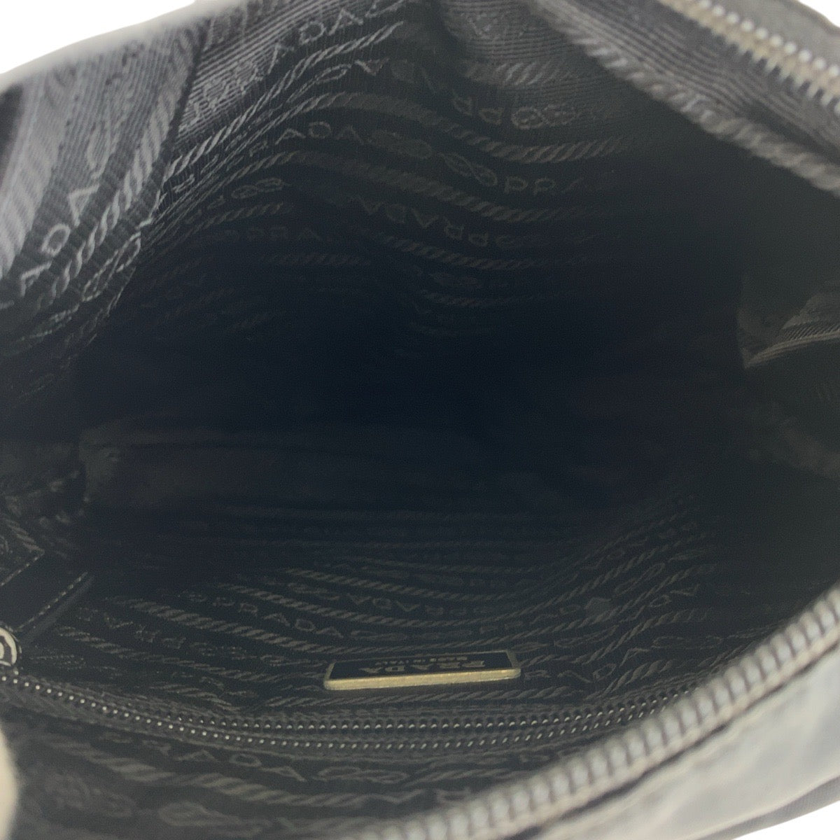 PRADA プラダ テスート 三角ロゴプレート ブラック 黒 シルバー金具 ナイロン ショルダーバッグ ポシェット  レディース ABP