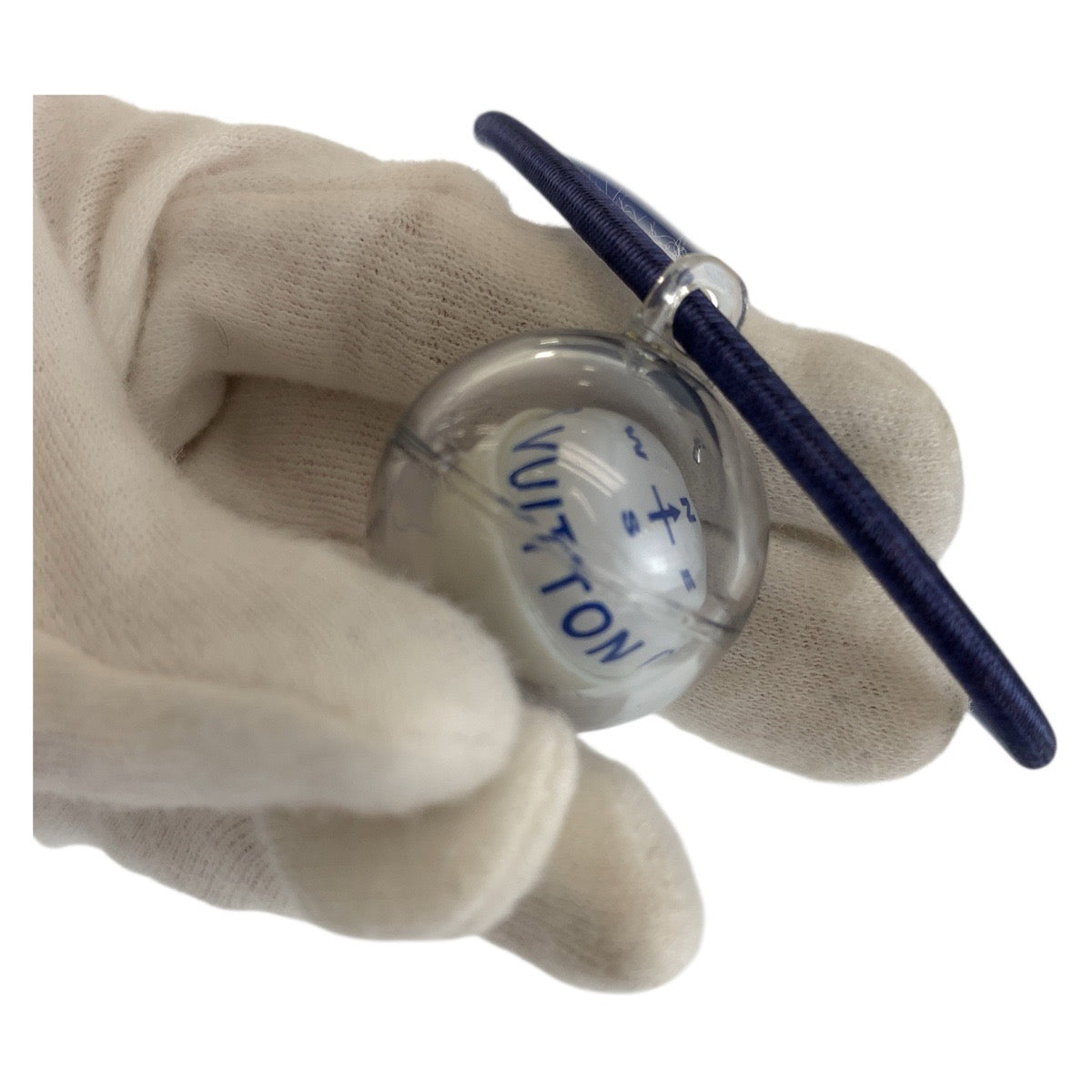 19797
LOUIS VUITTON ルイヴィトン ルイヴィトンカップ限定 2000 コンパス ブルー ホワイト ゴム チョーカー チャーム レディース AB4