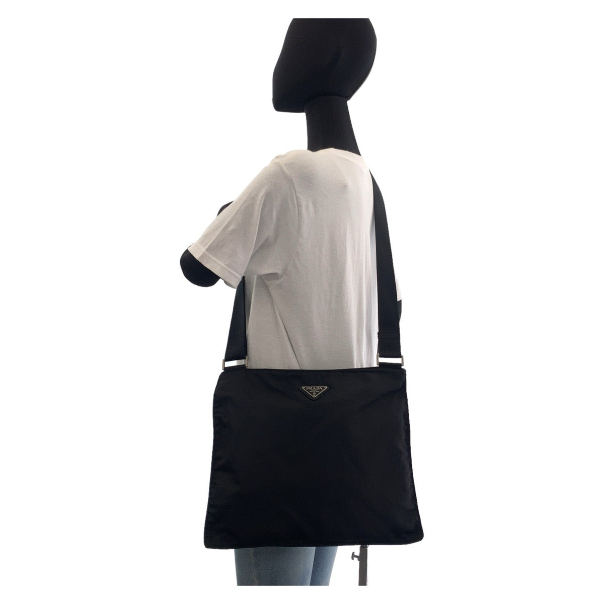 19846
PRADA プラダ テスート 三角ロゴプレート ブラック シルバー金具 ナイロン 斜め掛け ショルダーバッグ サコッシュ  メンズ ABP