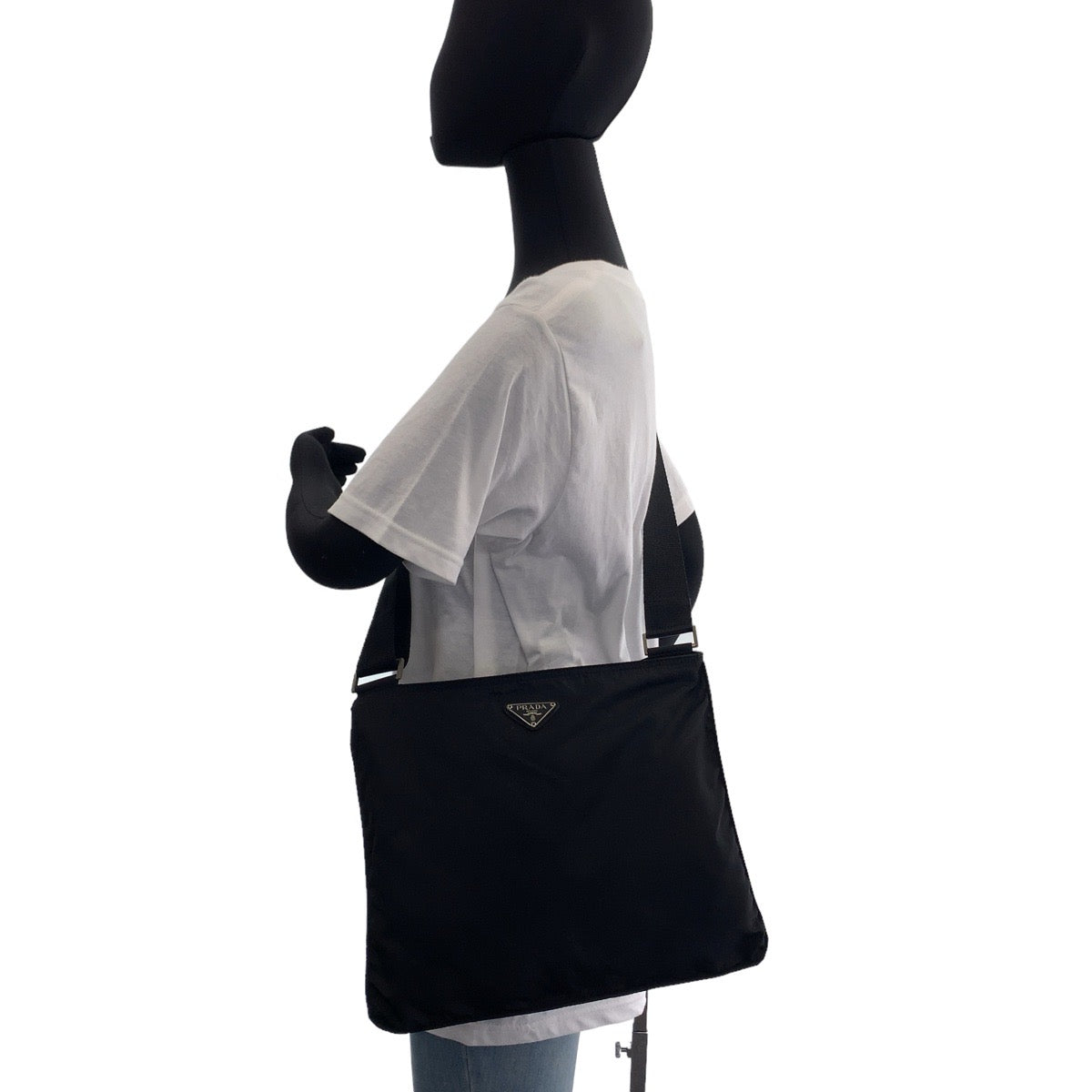19847
PRADA プラダ テスート 三角ロゴプレート ブラック シルバー金具 ナイロン 斜め掛け ショルダーバッグ メッセンジャーバッグ  メンズ ABP