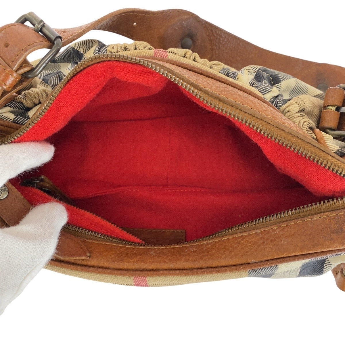19857
BURBERRY バーバリー プローサム チェック柄 ブラウン ベージュ ガンメタ金具 キャンバス / レザー ショルダーバッグ レディース ABP35