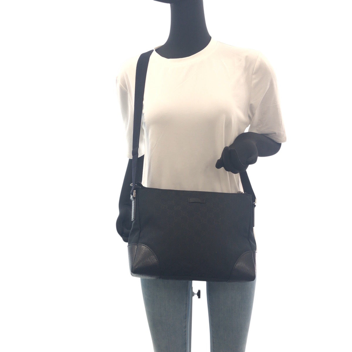 19886
GUCCI グッチ 男女兼用 ブラック 黒 シルバー金具 GGキャンバス / レザー 114273 ショルダーバッグ メッセンジャーバッグ メンズ AB40