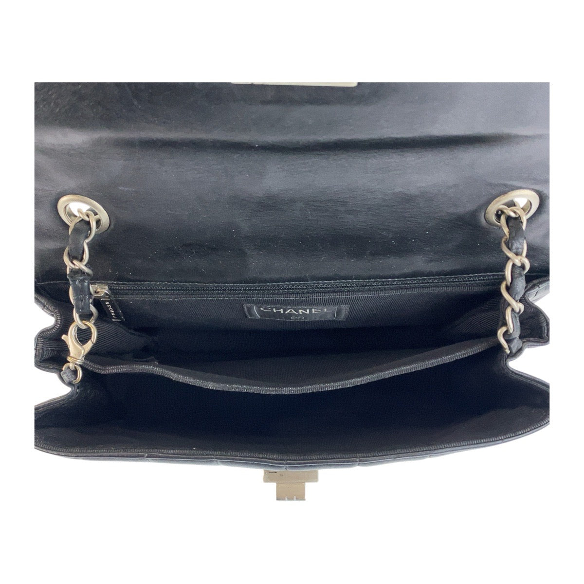 19890
CHANEL シャネル ヴィンテージ チョコバー ブラック 黒 シルバー金具 ラムスキン 6135*** チェーンショルダーバッグ レディース AB138