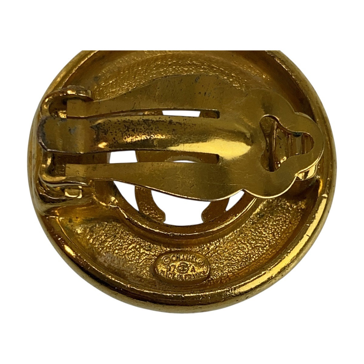 19919
CHANEL シャネル ヴィンテージ ココマーク ゴールド メタル イヤリング 97 A刻印 レディース AB41