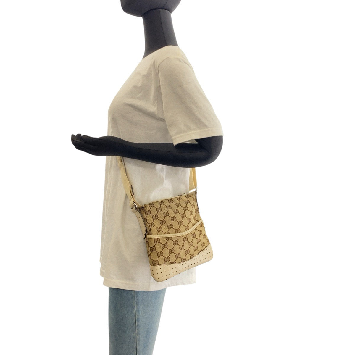 19944
GUCCI グッチ ブラウン アイボリー シルバー金具 GGキャンバス / レザー 147671 ショルダーバッグ ポシェット レディース AB