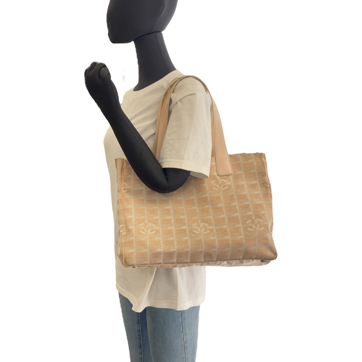 19954
CHANEL シャネル ニュートラベルライン ココマーク ピンクベージュ シルバー金具 キャンバス / レザー トートバッグ ハンドバッグ レディース AB