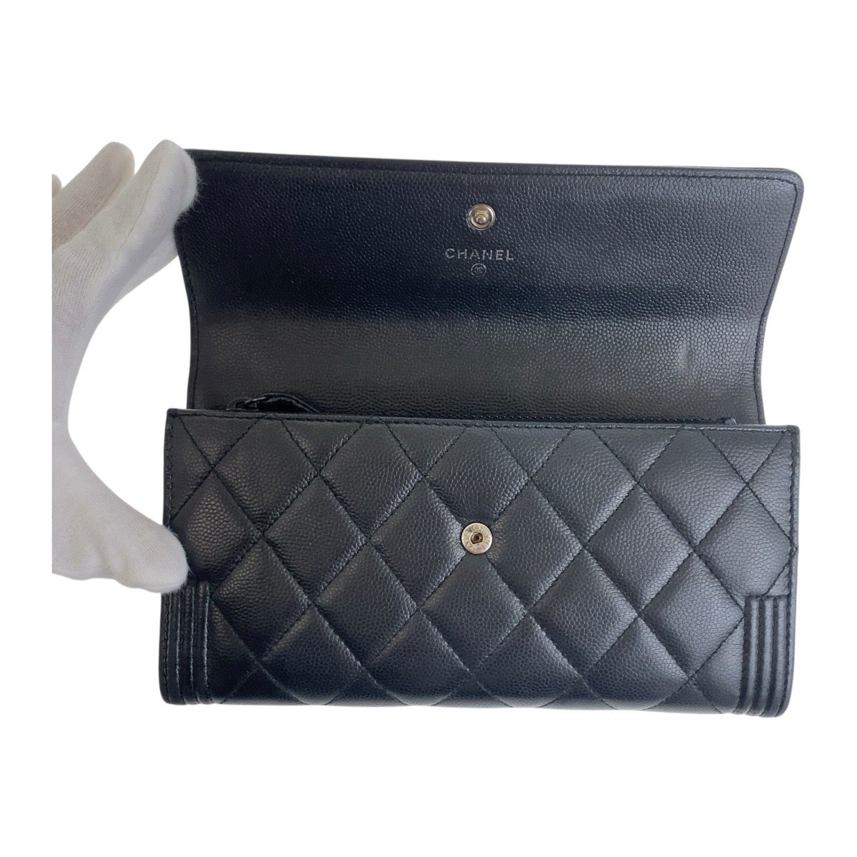 20023
CHANEL シャネル ボーイシャネル ココマーク ブラック 黒 シルバー金具 キャビアスキン ロングウォレット 長財布 レディース ABP55