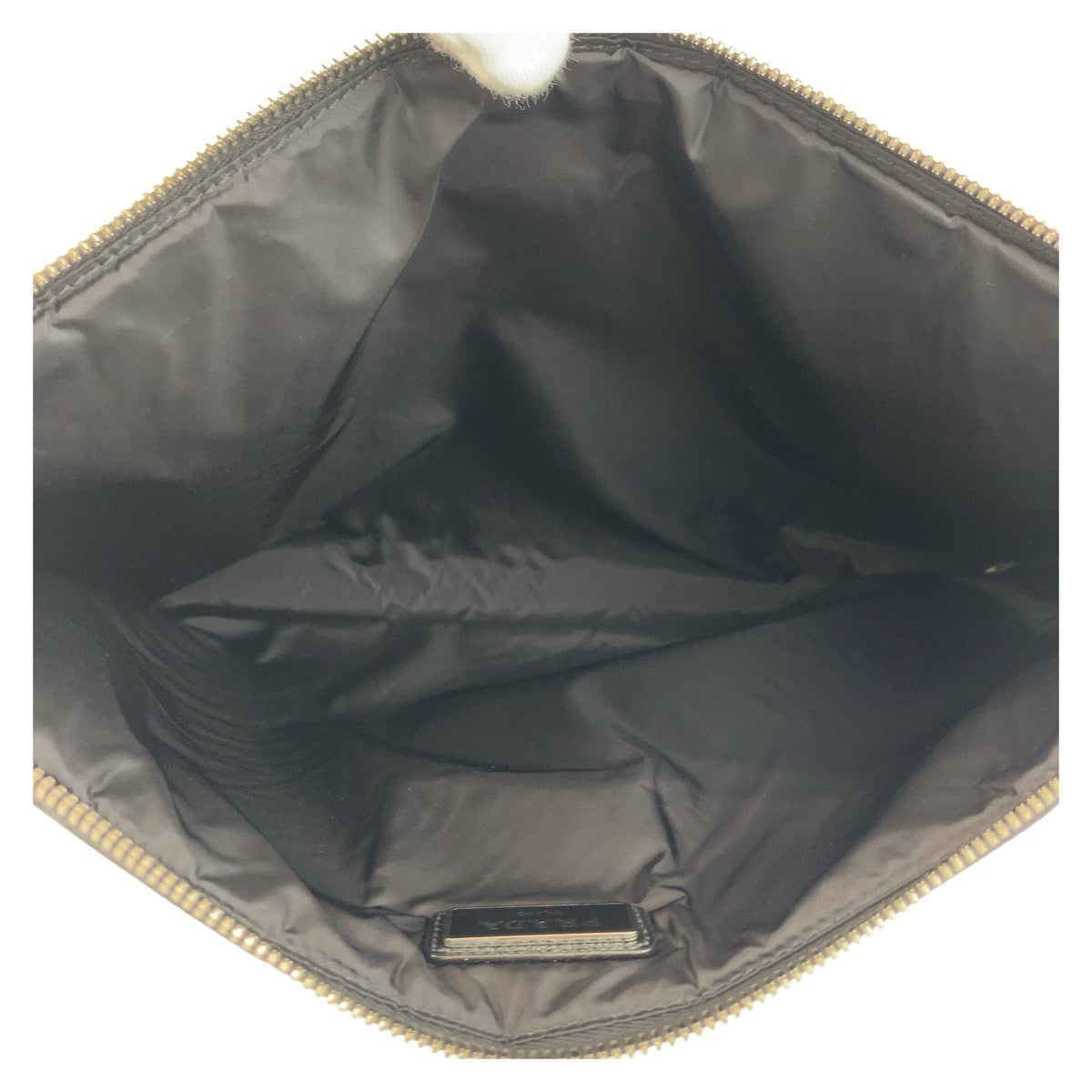 20053
PRADA プラダ テスート 三角ロゴプレート ブラック 黒 シルバー金具 ナイロン クラッチバッグ セカンドバッグ メンズ SA60