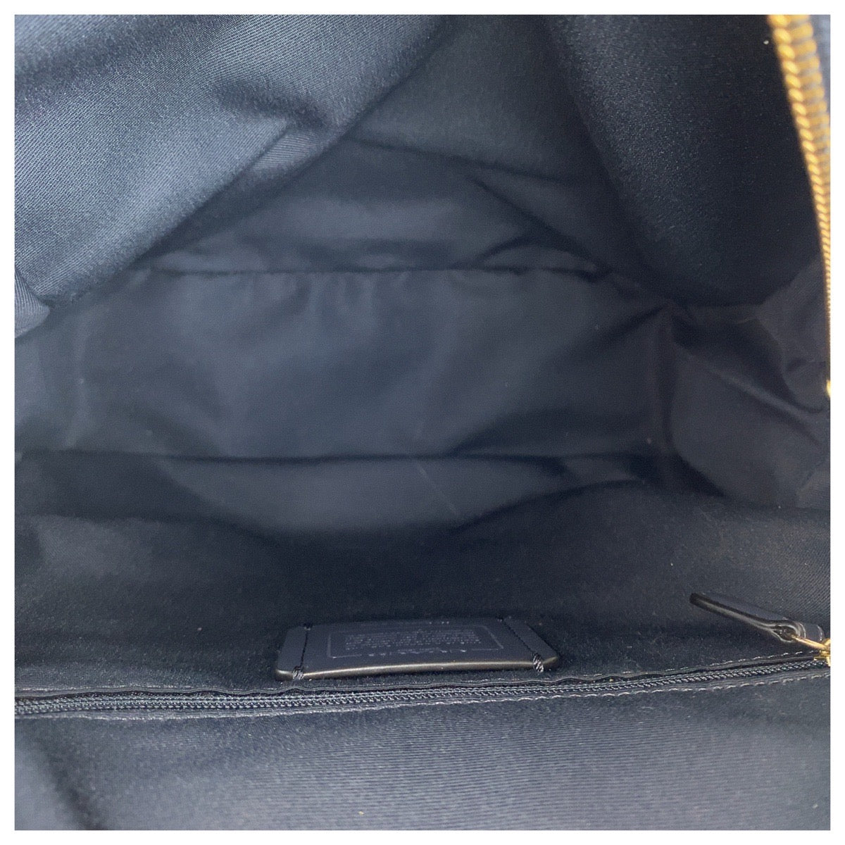 20089
COACH コーチ シグネチャー ネイビー ゴールド金具 レザー B2092-2322 リュック バックパック レディース SA21