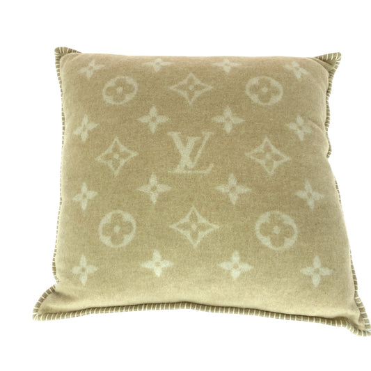 20205
LOUIS VUITTON ルイヴィトン 23AW モノグラム 男女兼用 ベージュ ホワイト ウール / カシミヤ インテリア クッション A63