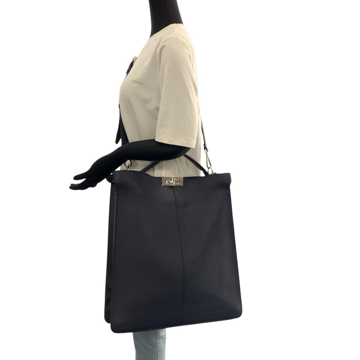 20221
FENDI フェンディ ピーカブー アイシーユー ネイビー シルバー金具 レザー 7VA528 ショルダーバッグ トートバッグ 2way メンズ A100