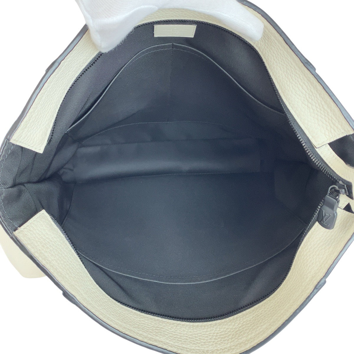 20226
LOUIS VUITTON ルイヴィトン トリヨン クリストファートート ホワイト クリーム ブラック金具 レザー M58477 トートバッグ ハンドバッグ メンズ AB160