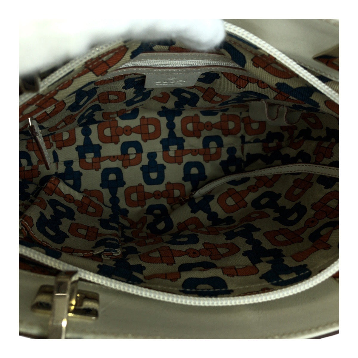 20227
GUCCI グッチ グッチシマ ホワイト ゴールド 金具 レザー 145994 トートバッグ ショルダーバック レディース AB30