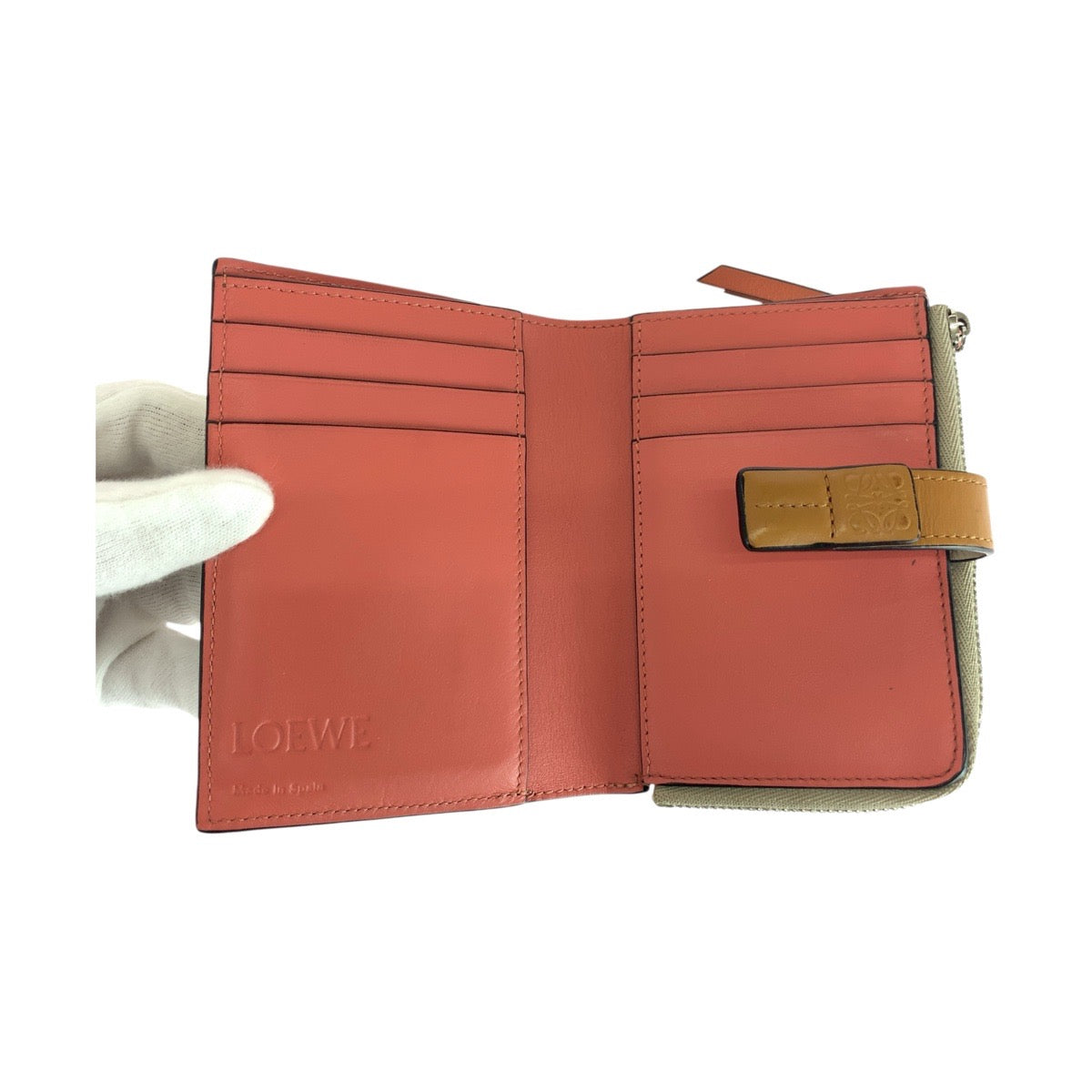 20256
LOEWE ロエベ アナグラム ベージュ ブラウン シルバー金具 レザー 折財布 コンパクトウォレット レディース ABP27