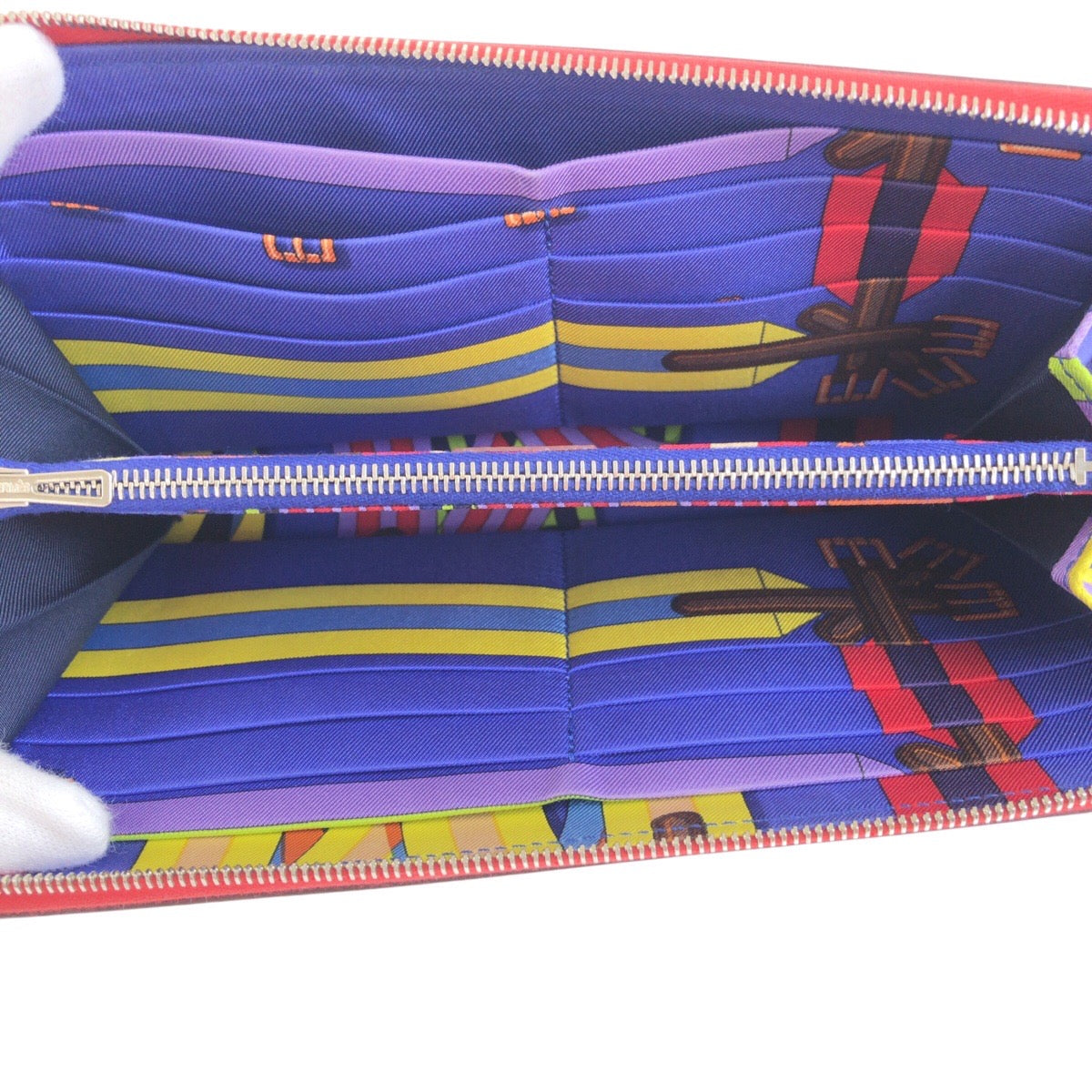 20285
HERMES エルメス アザップロング シルクイン ルージュ レッド シルバー金具 ヴォーエプソン 長財布 ロングウォレット A刻印 レディース AB44