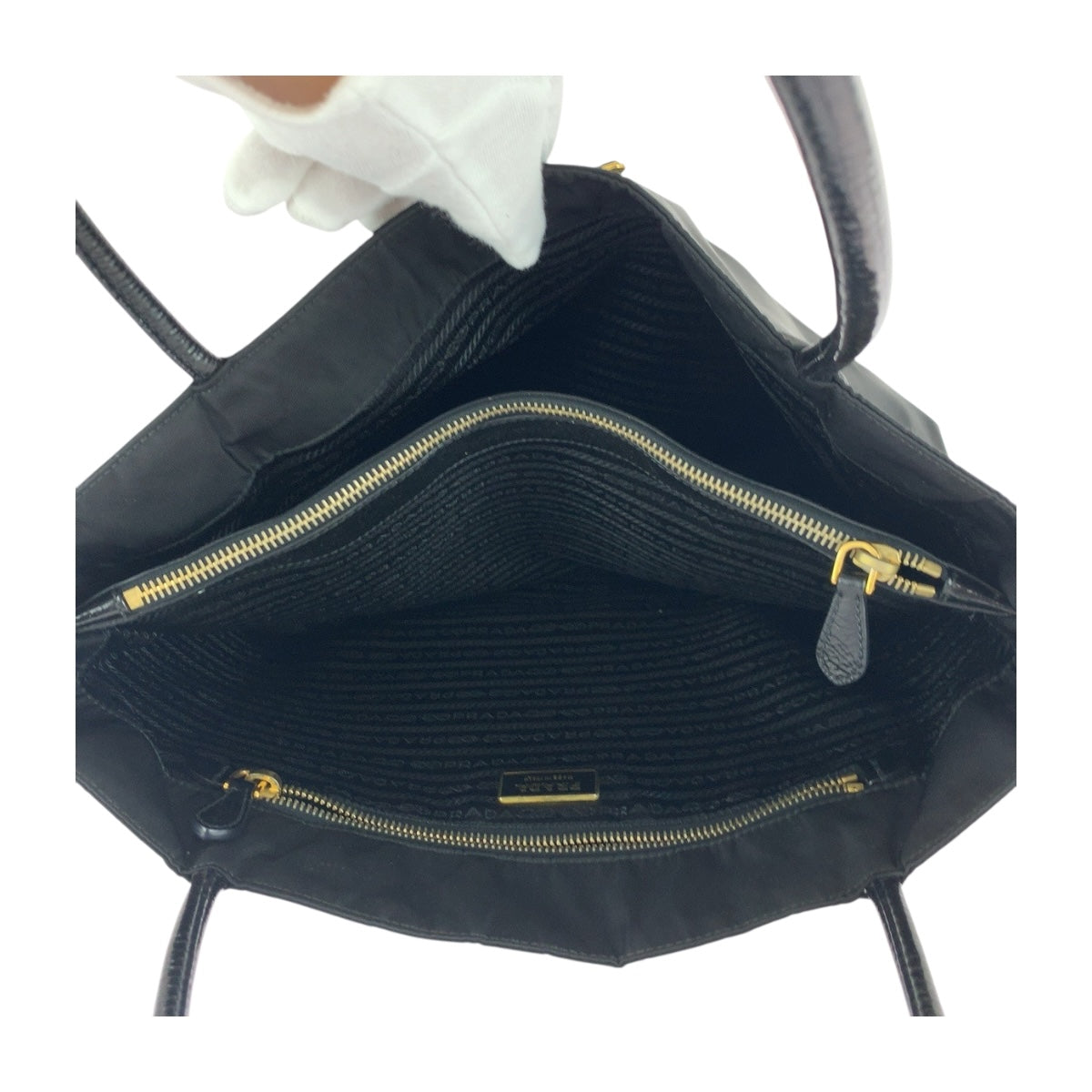 20287
PRADA プラダ テスート 三角ロゴプレート ブラック 黒 シルバー金具 ナイロン トートバッグ ショルダーバッグ レディース ABP36