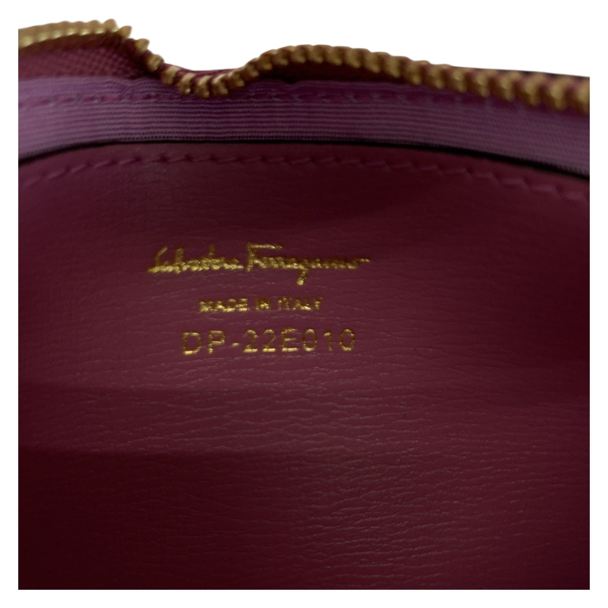 20292
Salvatore Ferragamo サルヴァトーレフェラガモ ヴィラリボン ピンク ゴールド金具 レザー コインケース フラグメントケース レディース ABP14