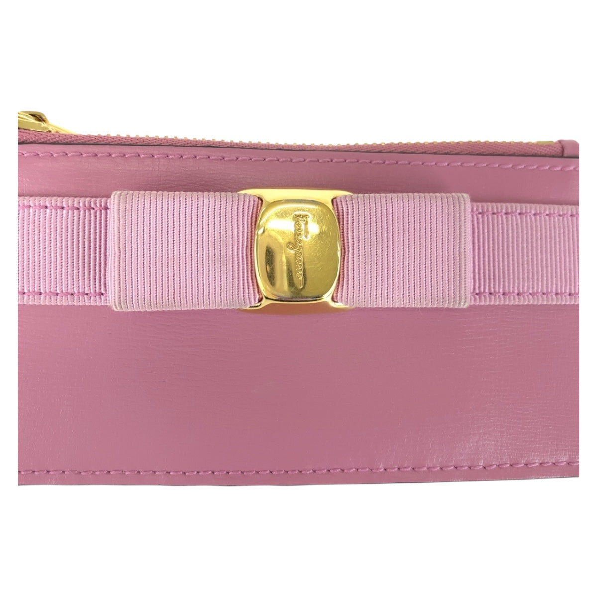 20292
Salvatore Ferragamo サルヴァトーレフェラガモ ヴィラリボン ピンク ゴールド金具 レザー コインケース フラグメントケース レディース ABP14