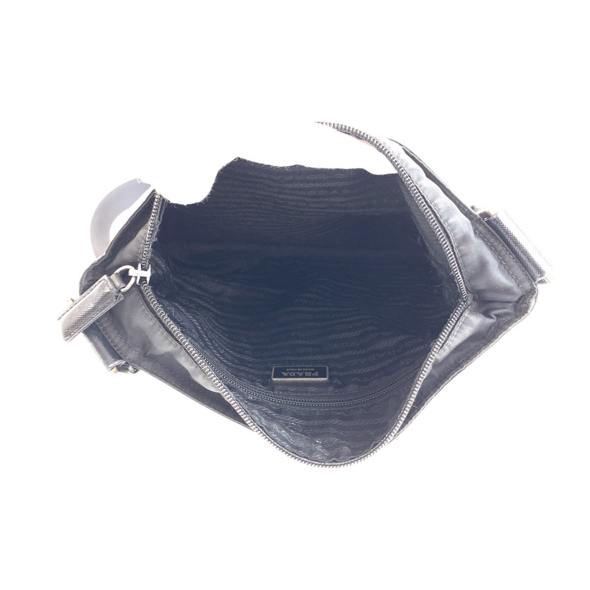 20313
PRADA プラダ テスート 三角ロゴプレート ブラック 黒 シルバー金具 ナイロン ショルダーバッグ ポシェット レディース AB28