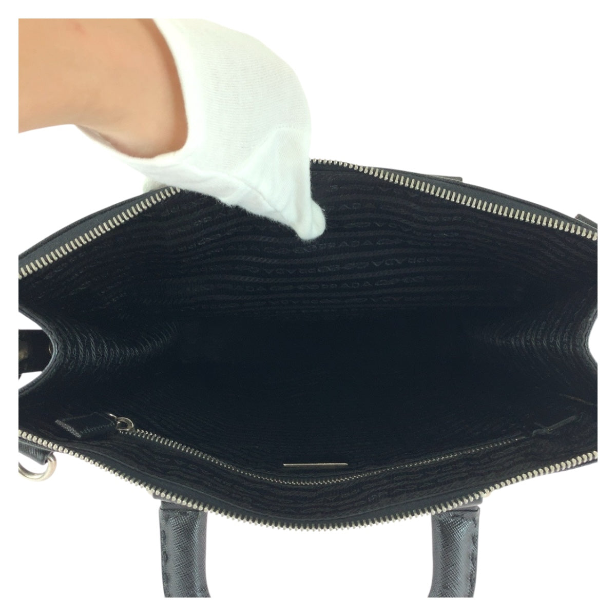 20364
PRADA プラダ サフィアーノ 三角ロゴプレート ブラック 黒 シルバー金具 レザー トートバッグ ビジネスバッグ ブリーフケース メンズ ABP72