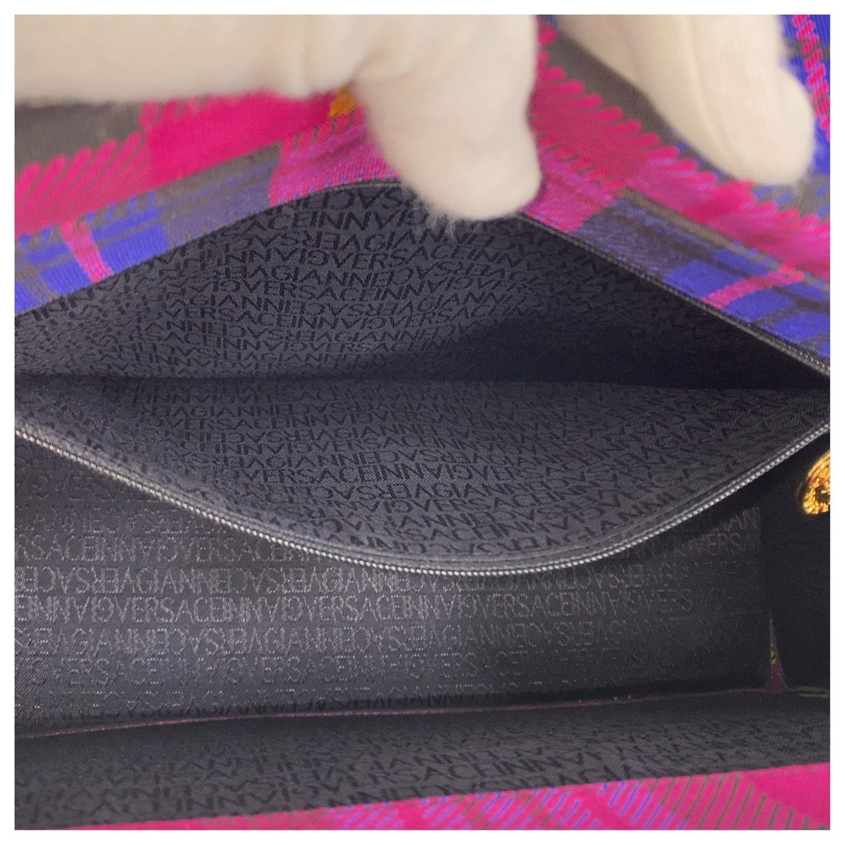 20381
VERSACE ヴェルサーチ ヴィンテージ サンバースト バロック柄 マルチカラー ゴールド金具 キャンバス ショルダーバッグ レディース SA89