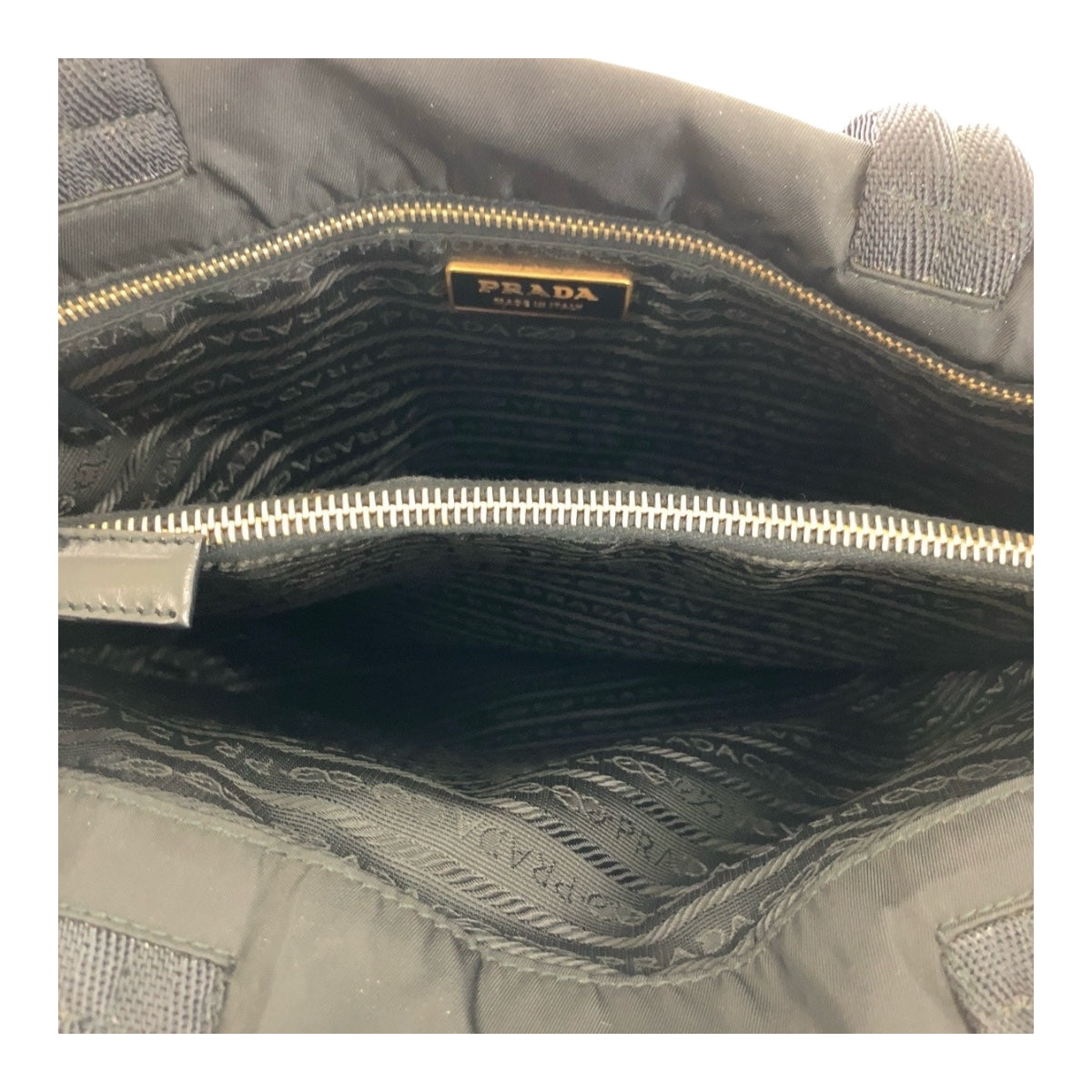 20414
PRADA プラダ テスート 三角ロゴプレート ブラック 黒 ゴールド金具 ナイロン / レザー トートバッグ ショルダーバッグ レディース AB32