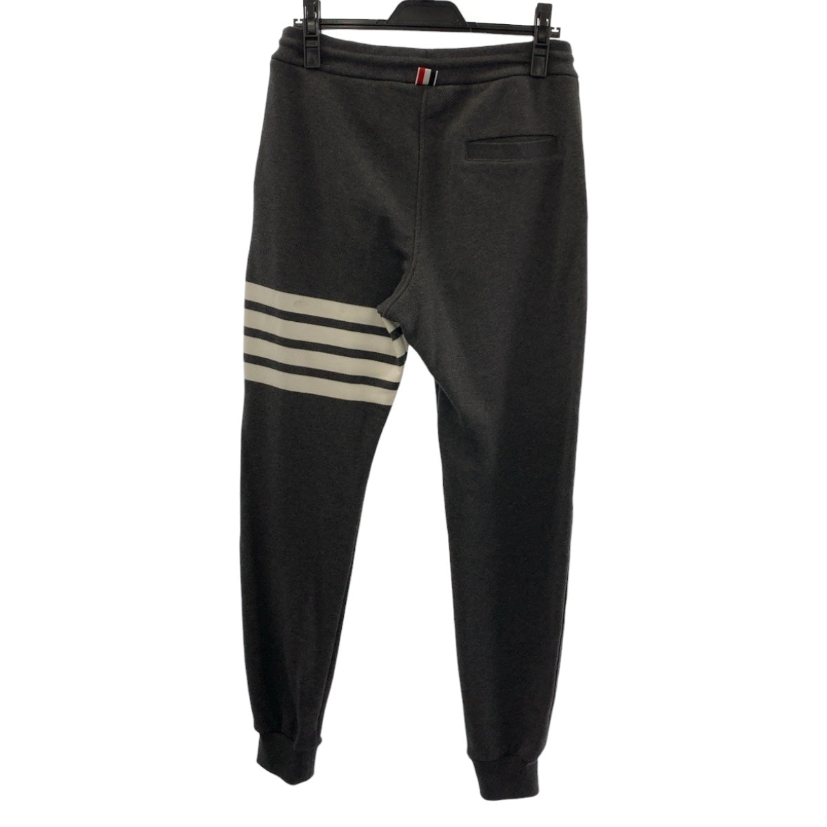 20439
THOM BROWNE トムブラウン 4BAR サイズ1 グレー ホワイト コットン MJQ008H 00535461 パンツ スウェットパンツ メンズ ABP25