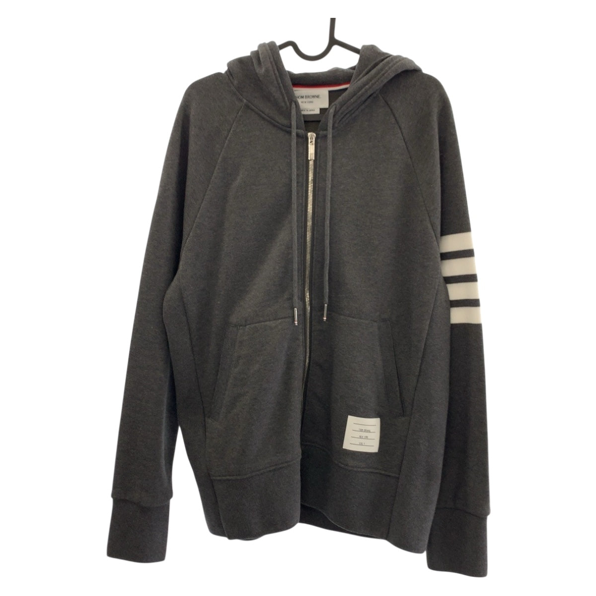 20440
THOM BROWNE トムブラウン Classic Loopback サイズ4 グレー ホワイト シルバー金具 コットン MJT022H 00535 025 パーカー フーディー メンズ ABP35