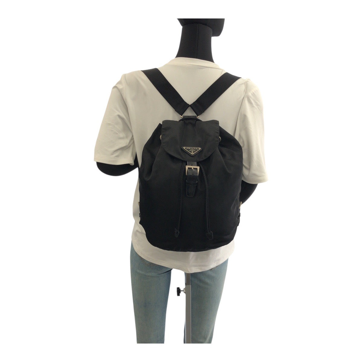 20448
PRADA プラダ ヴィンテージ テスート 三角ロゴプレート ブラック 黒 シルバー金具 ナイロン B1197F リュックサック バックパック レディース AB35