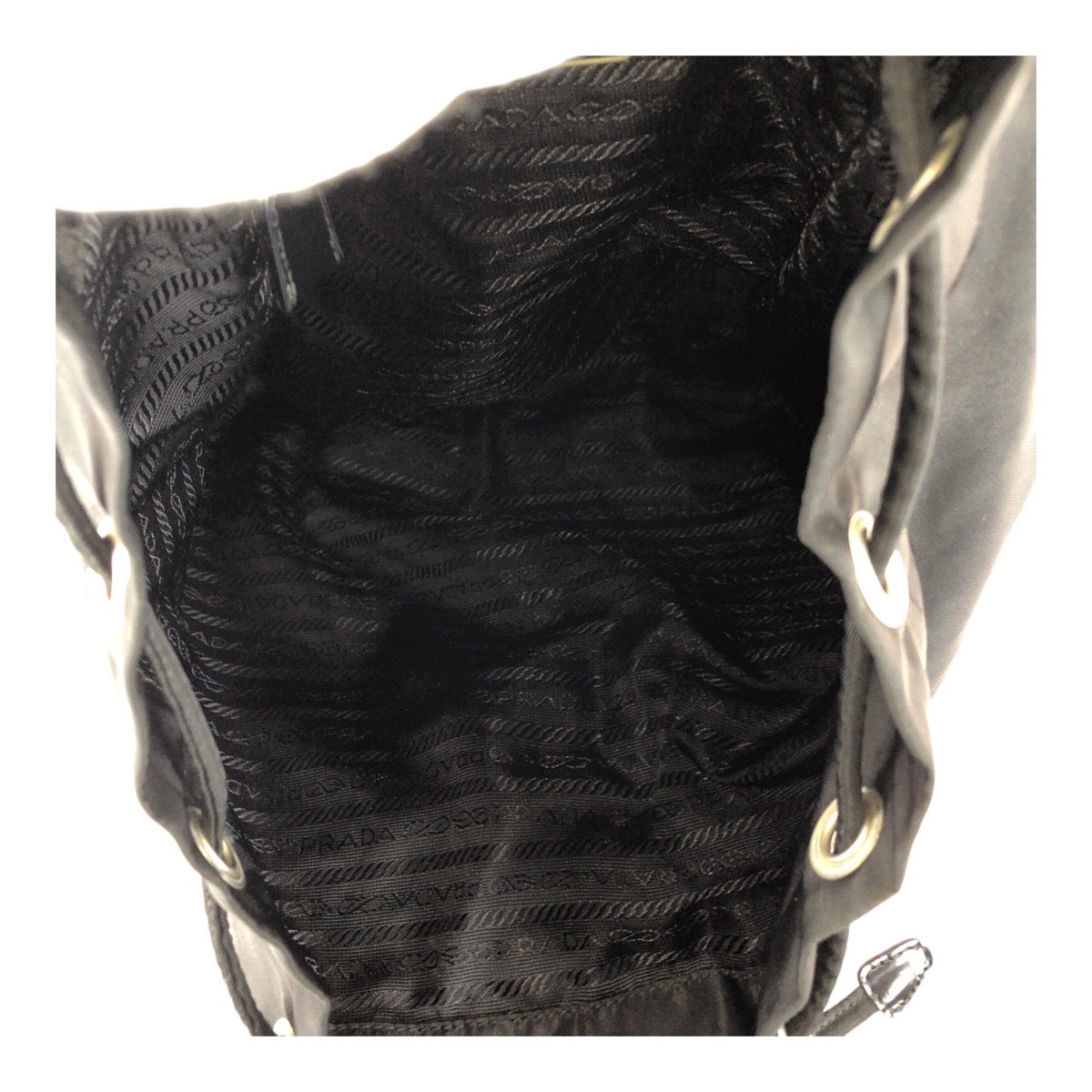 20448
PRADA プラダ ヴィンテージ テスート 三角ロゴプレート ブラック 黒 シルバー金具 ナイロン B1197F リュックサック バックパック レディース AB35