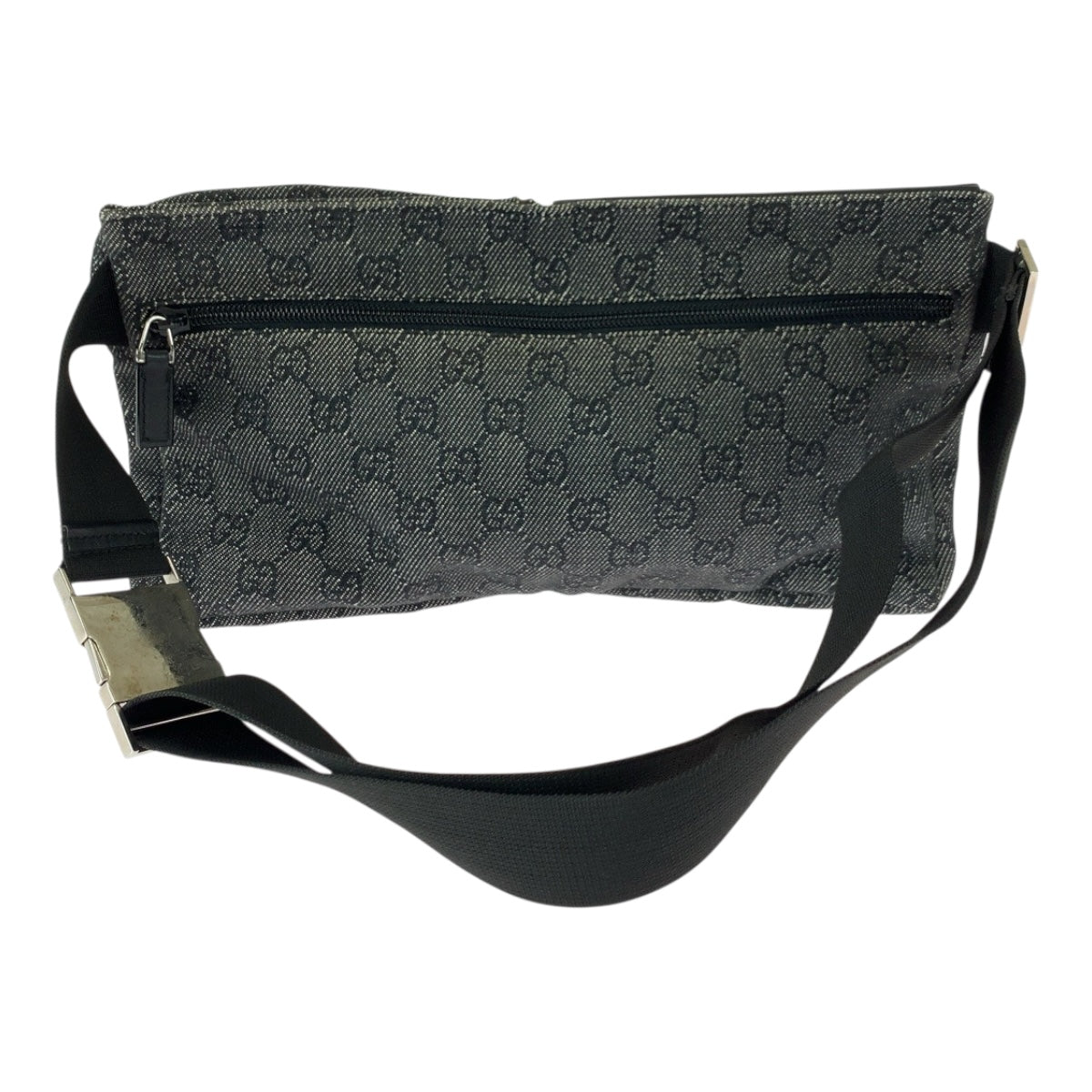 20462
GUCCI グッチ ブラック 黒 シルバー金具 GGキャンバス 23566 ウエストバッグ バムバッグ レディース ABP35