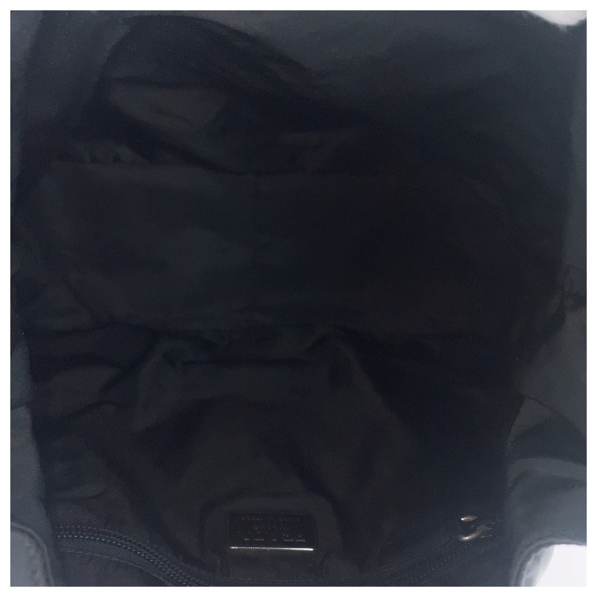 20487
PRADA プラダ テスート 三角ロゴプレート ブラック 黒 ナイロン / プラスチック ショルダーバッグ レディース ABP30