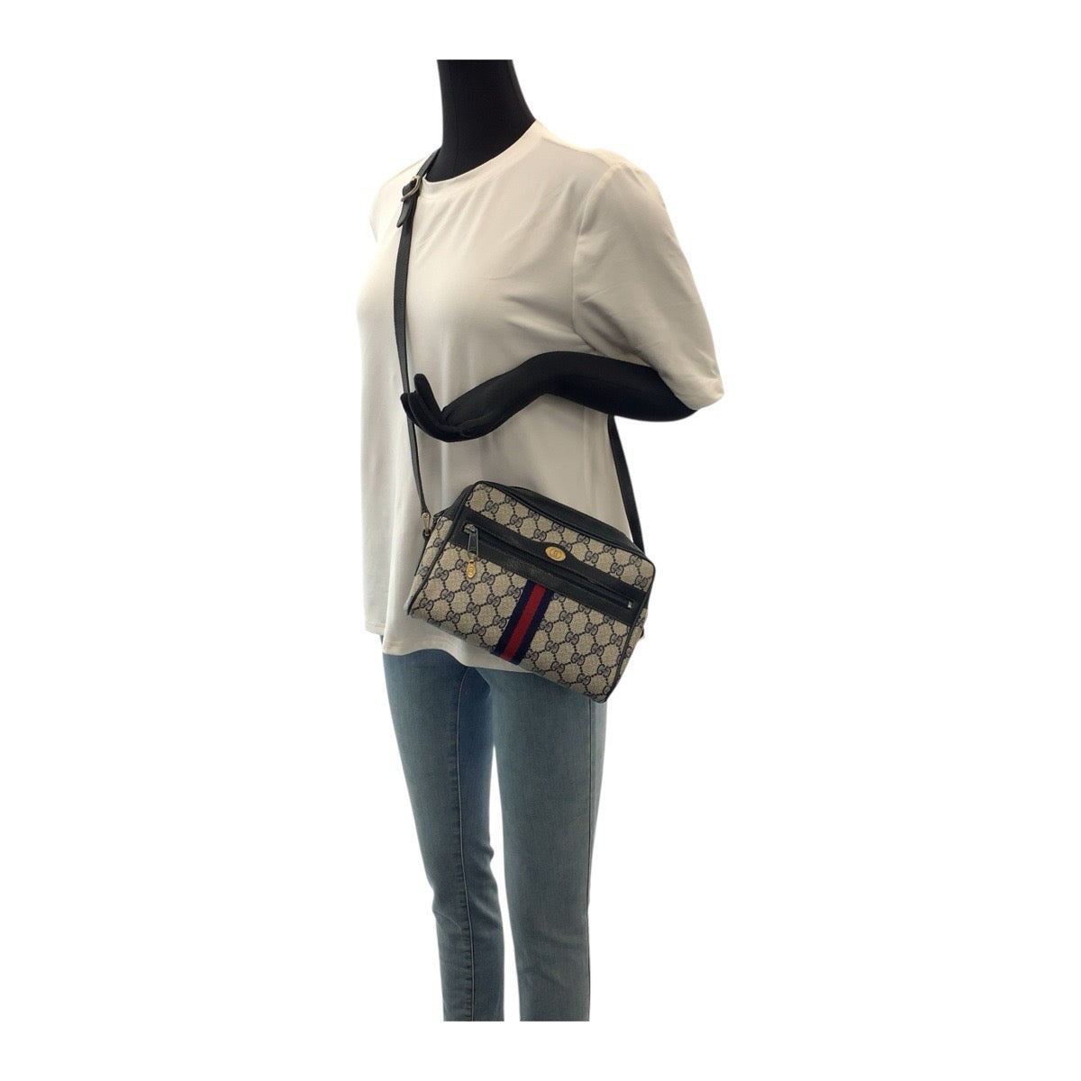 20516
GUCCI Sherry Line Old Gucci Navy Gold Hardware PVC / Leather 68 001 3654 Shoulder Bag Ladies AB28