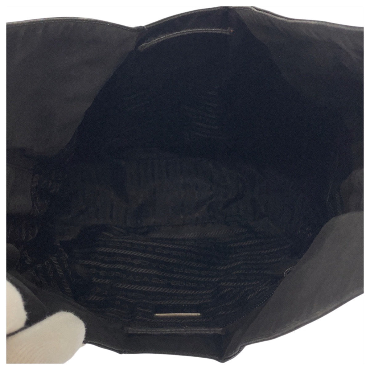 20541
PRADA プラダ テスート 三角ロゴプレート ブラック 黒 シルバー金具 ナイロン ホーボー ショルダーバッグ ハンドバッグ レディース AB28