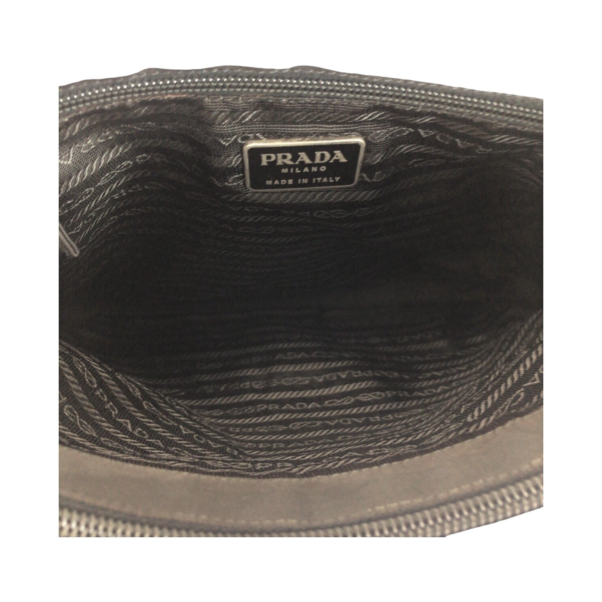 20545
PRADA プラダ テスート 三角ロゴプレート ブラック 黒 シルバー金具 ナイロン ショルダーバッグ レディース AB24