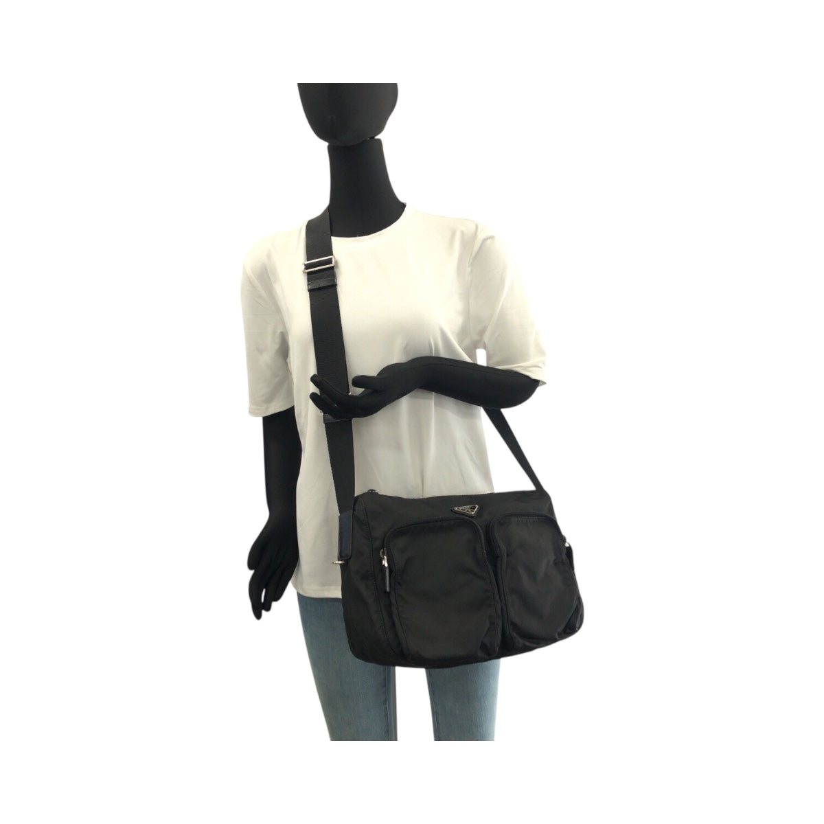 20546
PRADA プラダ テスート 三角ロゴプレート ブラック 黒 シルバー金具 ナイロン ショルダーバッグ メッセンジャーバッグ レディース AB32