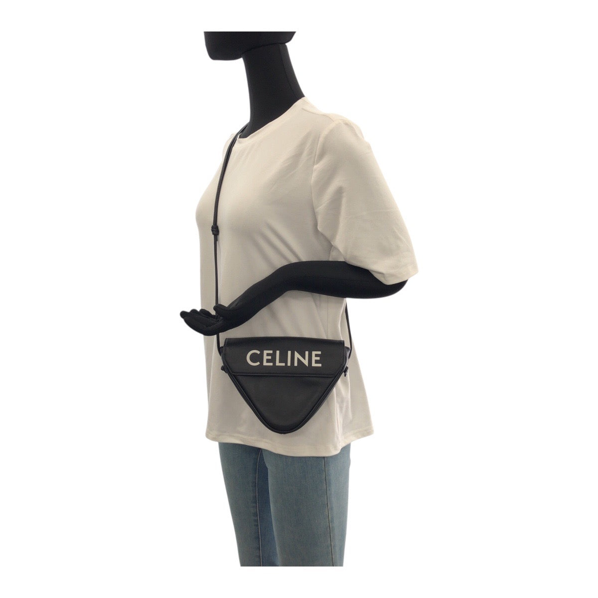 20554
CELINE セリーヌ トライアングル ロゴ ブラック 黒 ホワイト レザー 195903DCS ショルダーバッグ ポシェット レディース A90