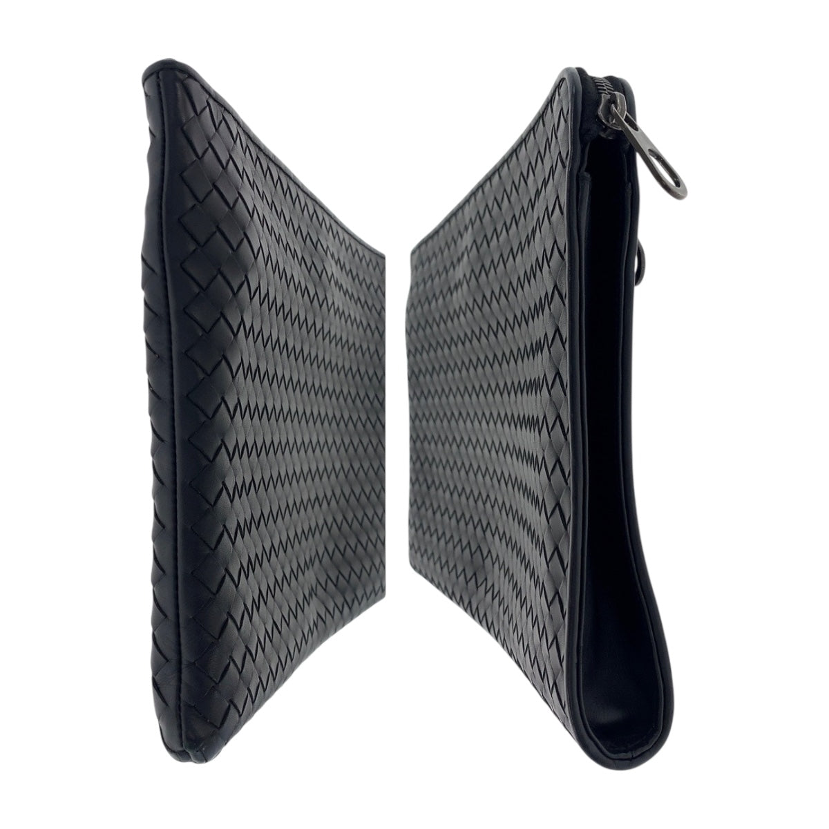 20556
BOTTEGAVENETA ボッテガヴェネタ イントレチャート ブラック 黒 ガンメタ金具 レザー クラッチバッグ セカンドバッグ メンズ A50