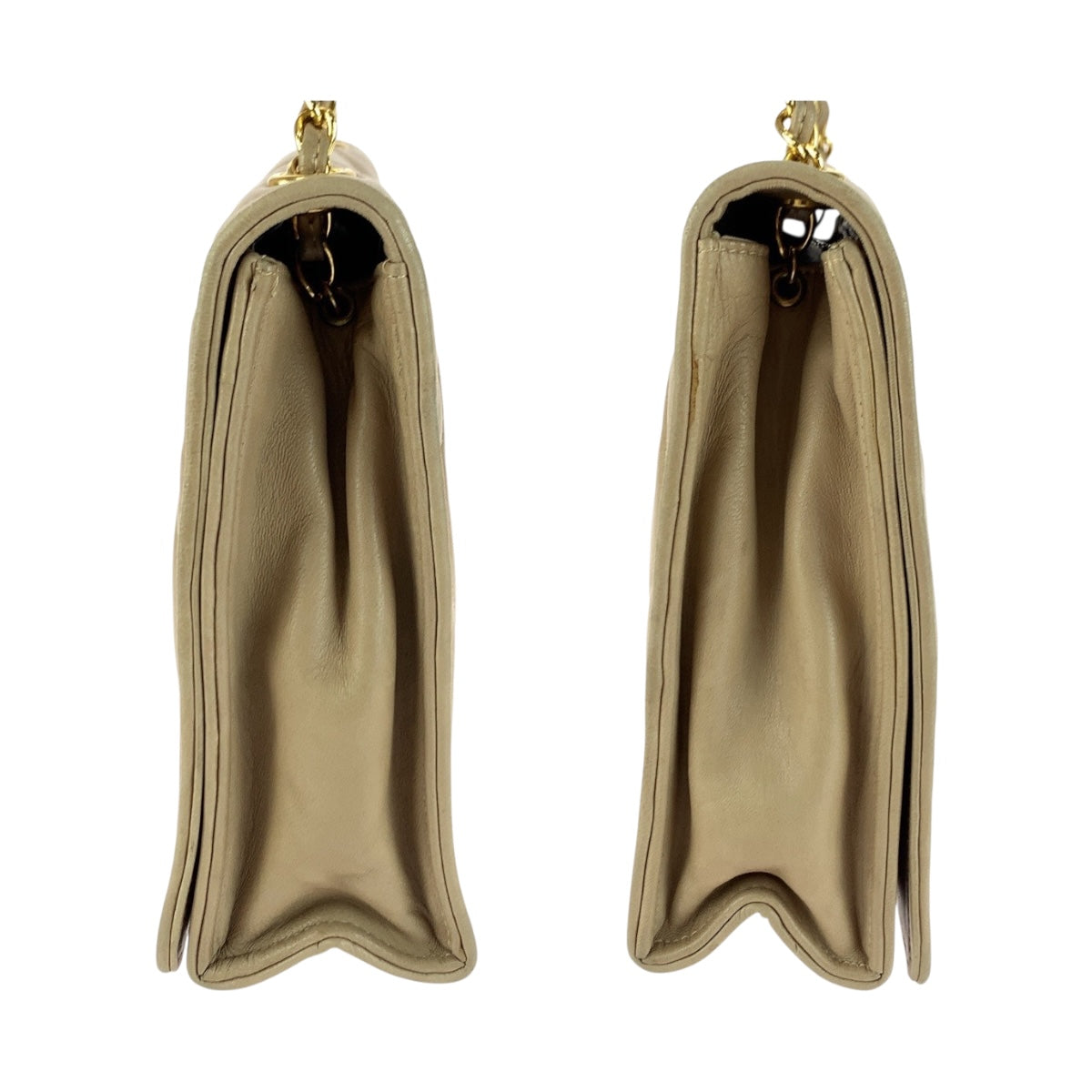 20557
CHANEL シャネル ヴィンテージ マトラッセ フラップ ココマーク ベージュ ゴールド金具 ラムスキン チェーンショルダーバッグ レディース AB125