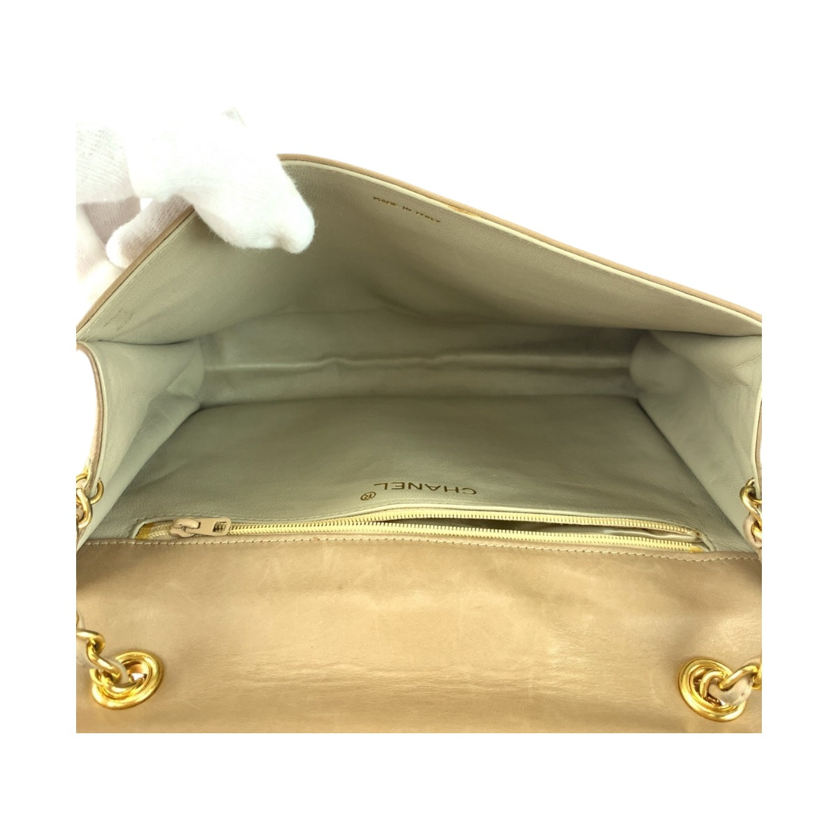 20557
CHANEL シャネル ヴィンテージ マトラッセ フラップ ココマーク ベージュ ゴールド金具 ラムスキン チェーンショルダーバッグ レディース AB125