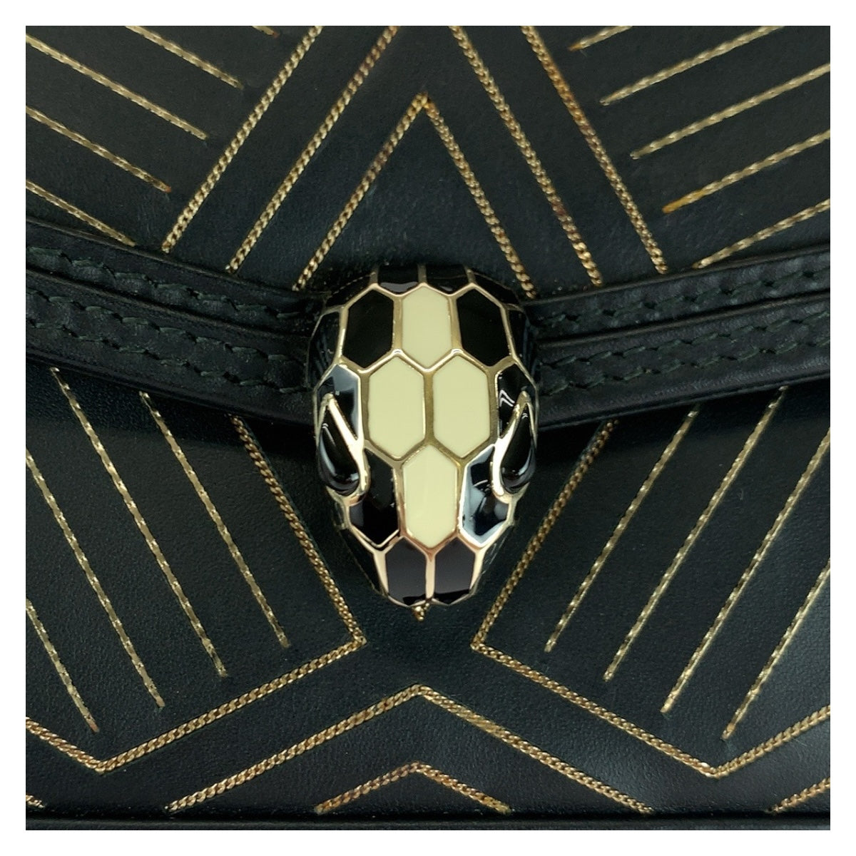 20426
BVLGARI Serpenti Diamond Blast Black White Gold Hardware Leather Chain Shoulder Bag Pochette Ladies A170