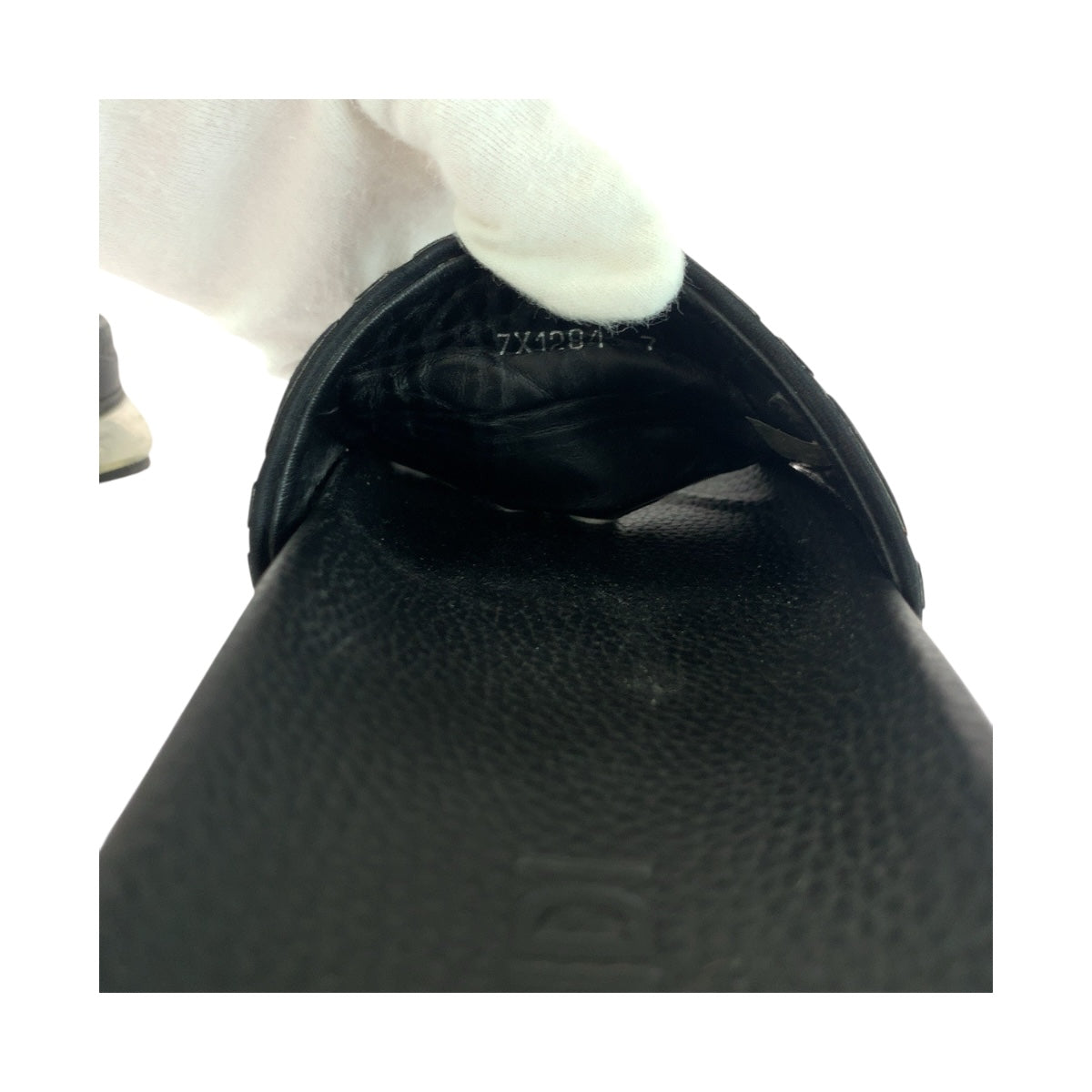 20558
FENDI フェンディ ズッカ サイズ7 ブラック ラバー 7X1284 サンダル メンズ AB24