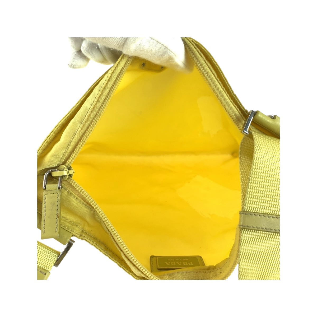 20564
PRADA プラダ テスート 三角ロゴプレート イエロー シルバー金具 ナイロン ショルダーバッグ サコッシュ レディース ABP35