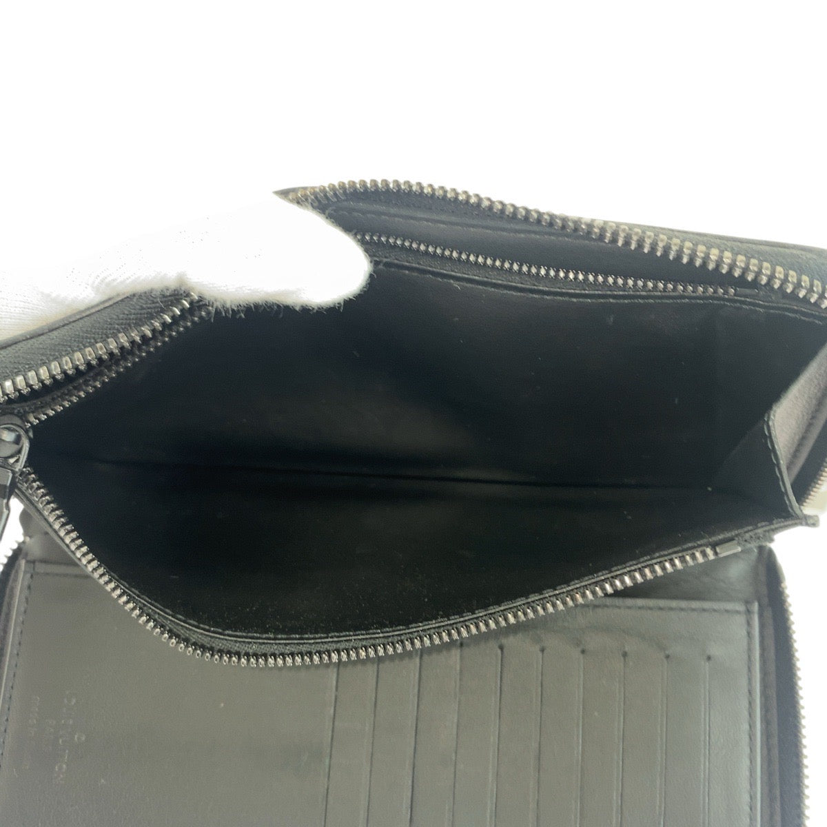 20586
LOUIS VUITTON ルイヴィトン モノグラム シャドウ ジッピーウォレット ヴェルティカル ノワール ブラック 黒 レザー M62902 長財布 ロングウォレット メンズ AB28