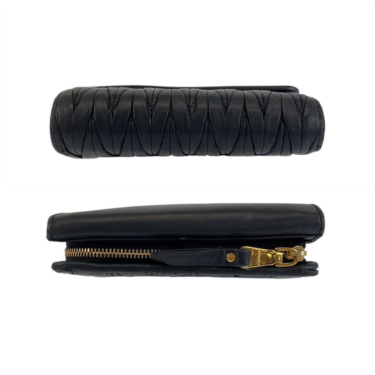 20594
MIUMIU ミュウミュウ マテラッセ ブラック 黒 ゴールド金具 レザー 折り財布 コンパクトウォレット レディース AB14