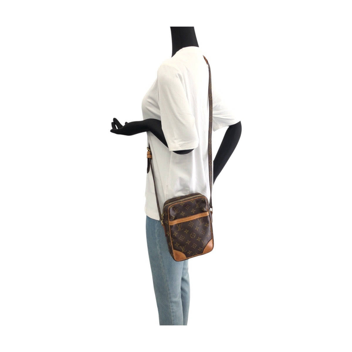 20600
LOUIS VUITTON ルイヴィトン モノグラム ダヌーブ ブラウン ゴールド金具 PVC / レザー M45266 ショルダーバッグ ポシェット レディース AB50