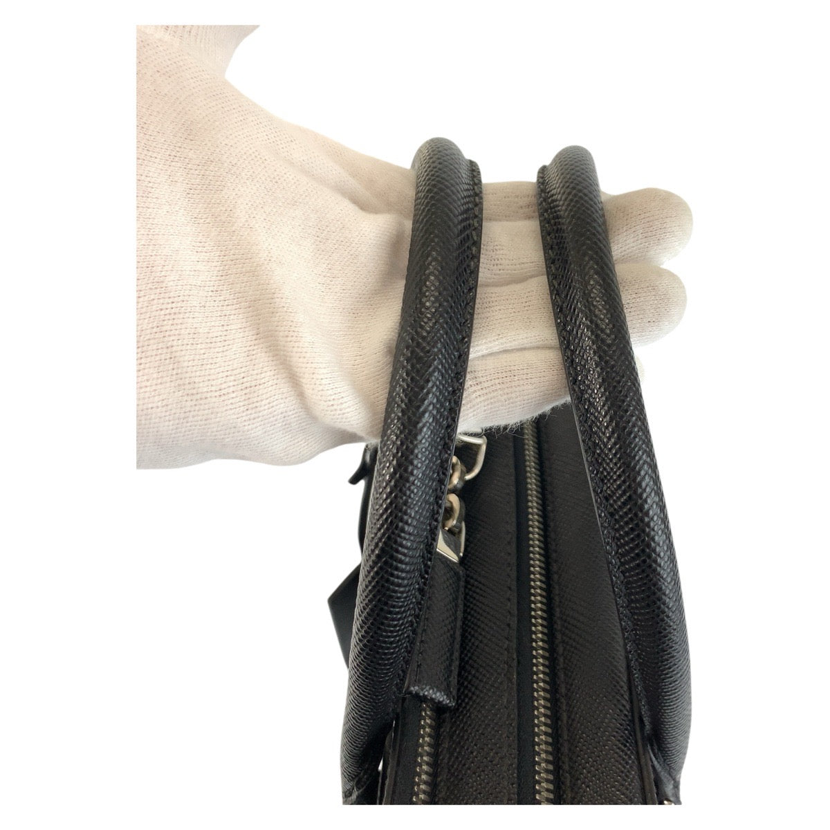 20601
PRADA プラダ サフィアーノ ブラック 黒 シルバー金具 レザー ビジネスバッグ ブリーフケース メンズ SA850