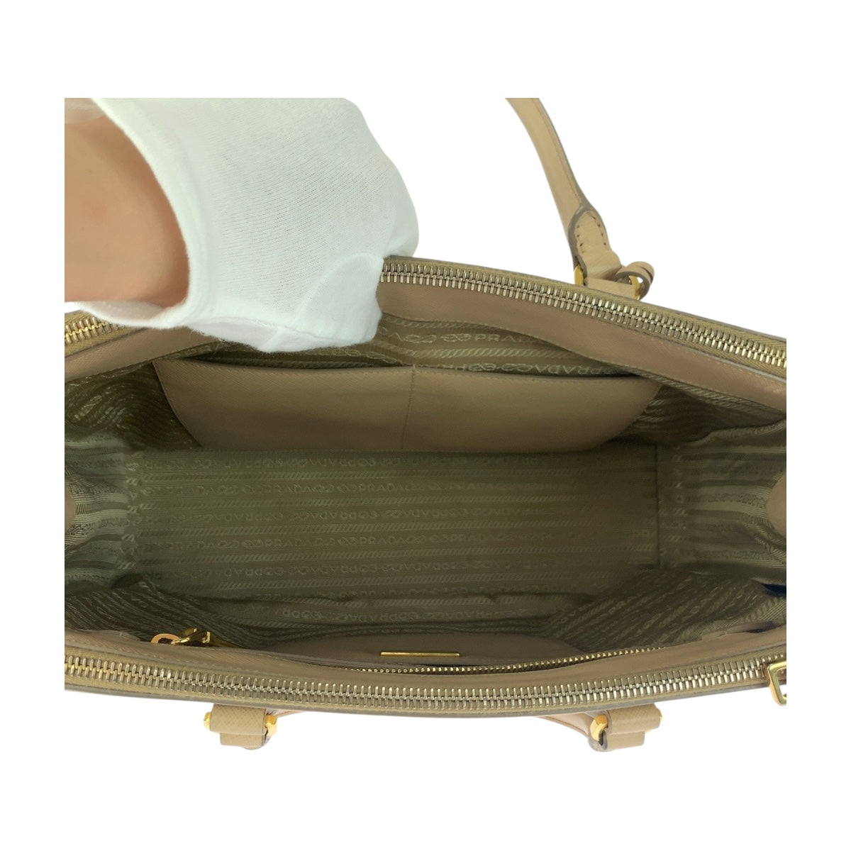 20137
PRADA プラダ サフィアーノ 三角ロゴプレート ベージュ ゴールド金具 レザー BN2674 ショルダーバッグ トートバッグ ハンドバッグ 2way レディース ABP57