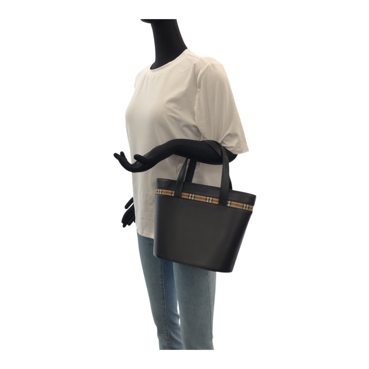 20720
BURBERRY バーバリー ノバチェック ブラック 黒 シルバー金具 レザー トートバッグ レディース A20